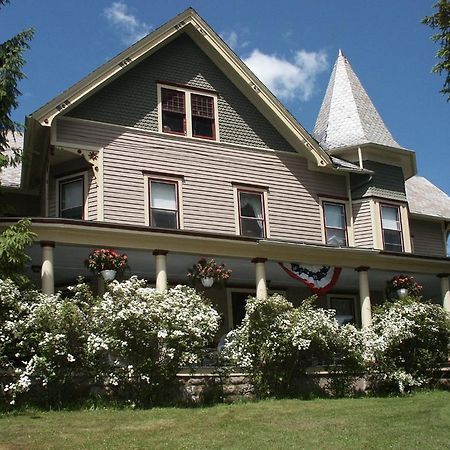 Margaretville Mountain Inn B&B ภายนอก รูปภาพ